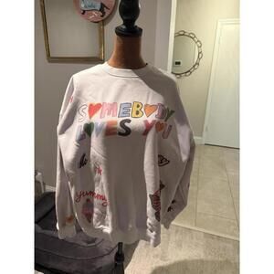 Mayfair Group Somebody Loves You Sweatshirt size ONE SIZE / petite